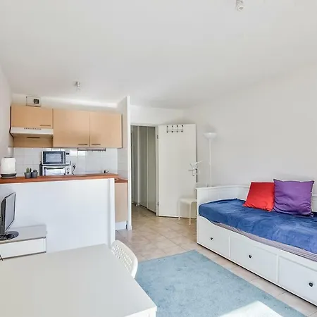 Beautiful Studio With Superb Terrace 아파트 *