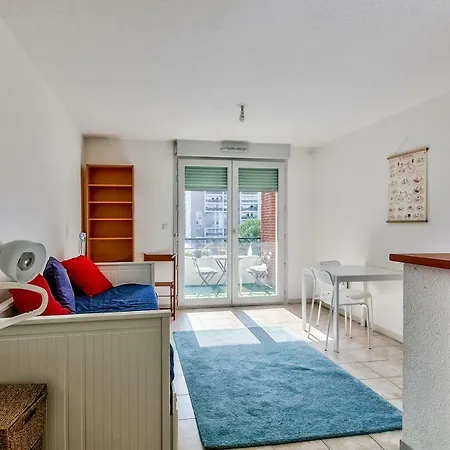 Beautiful Studio With Superb Terrace アパート